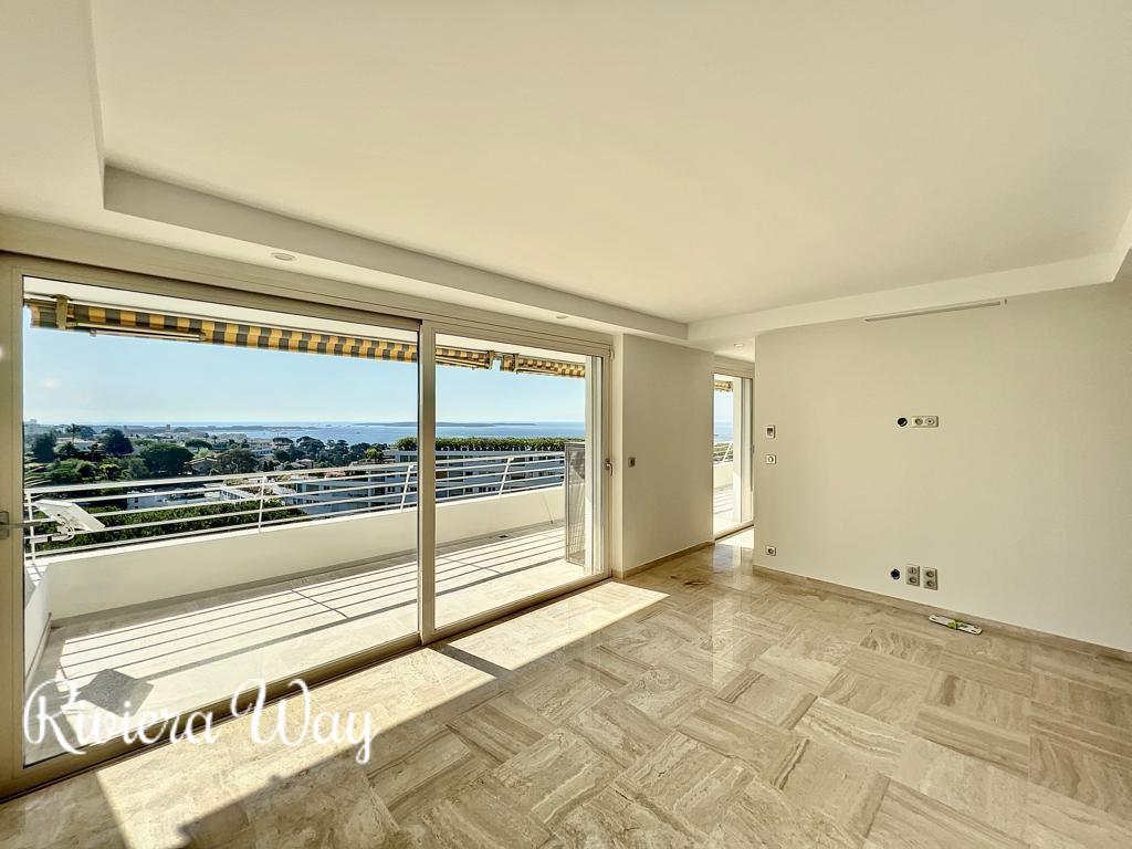 4 room apartment in Cannes, photo #1, listing #83529306