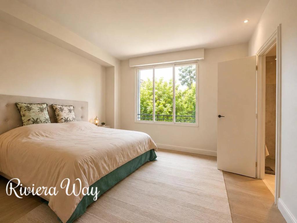 4 room apartment in Cannes, photo #6, listing #106824396