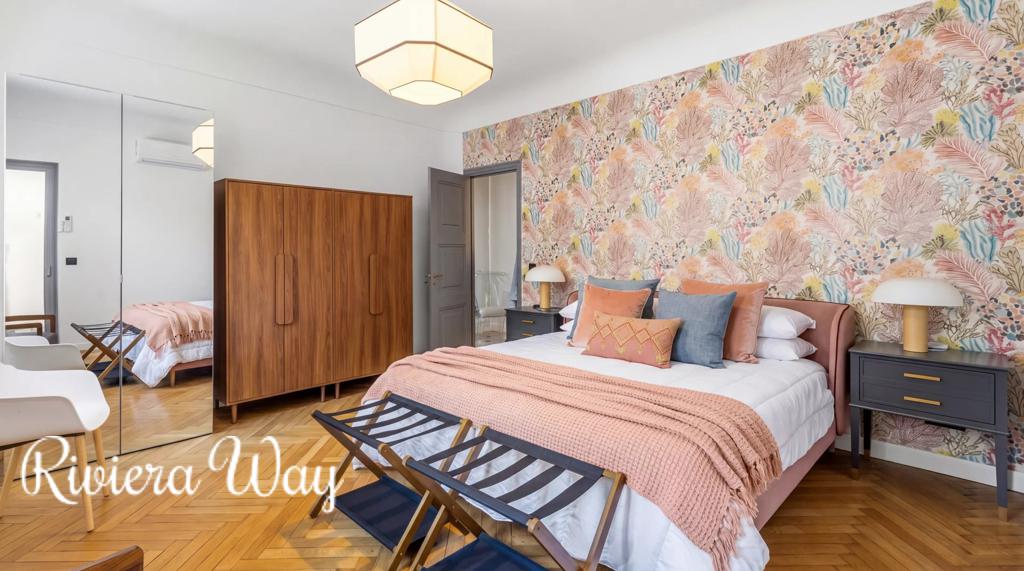 5 room apartment in Cannes, photo #8, listing #106461180