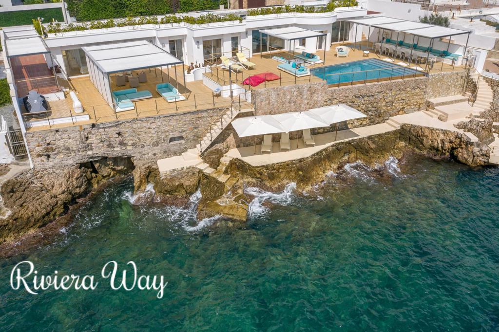 12 room villa in Cap d'Antibes, photo #3, listing #103975578