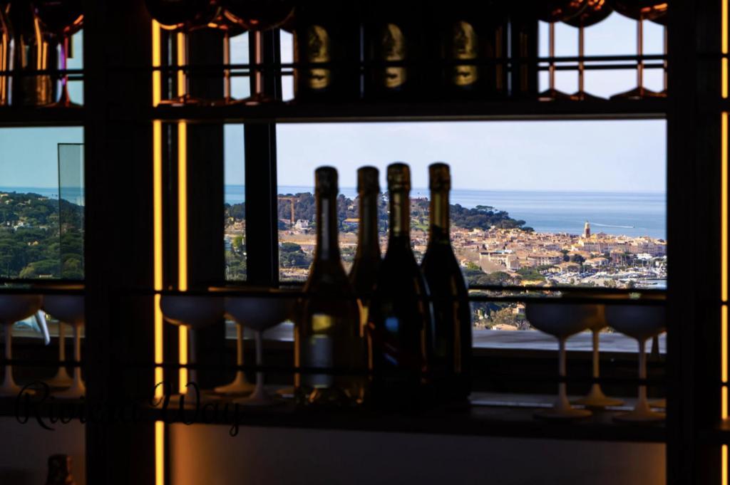 8 room villa in Gassin, photo #6, listing #104606964