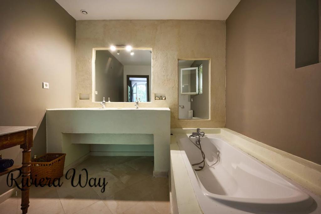 13 room villa in Bormes-les-Mimosas, photo #4, listing #104501502