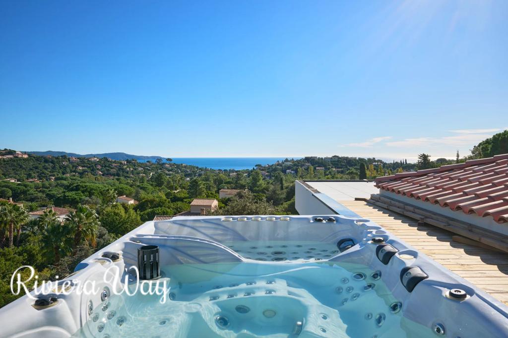 9 room villa in Cavalaire-sur-Mer, photo #6, listing #97985832