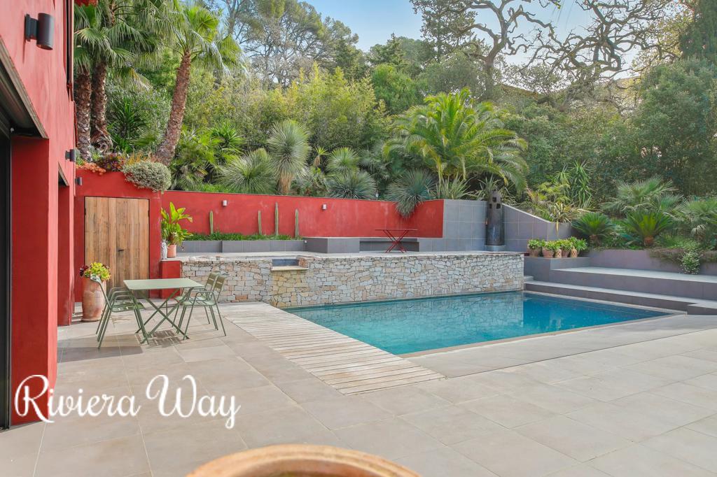 11 room villa in Toulon, photo #3, listing #105959448