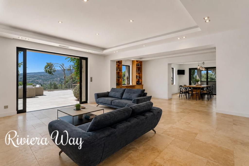 6 room villa in Sainte-Maxime, photo #4, listing #107064762