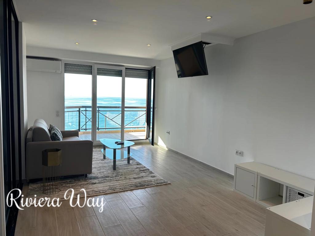 2 room apartment in Cannes, photo #4, listing #104479536