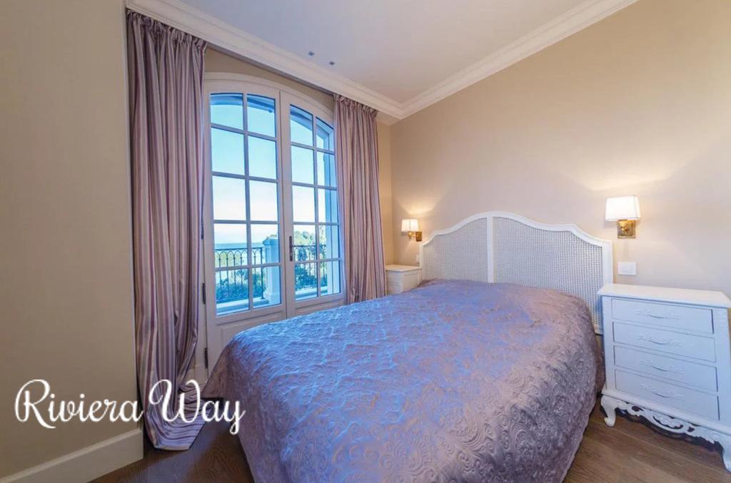 7 room villa in Cap d'Antibes, photo #8, listing #106514898