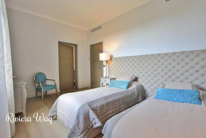 Apartment in Antibes, 124 m², photo #8, listing #103197276