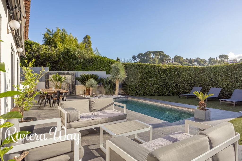 Villa in Mougins, photo #7, listing #104471430