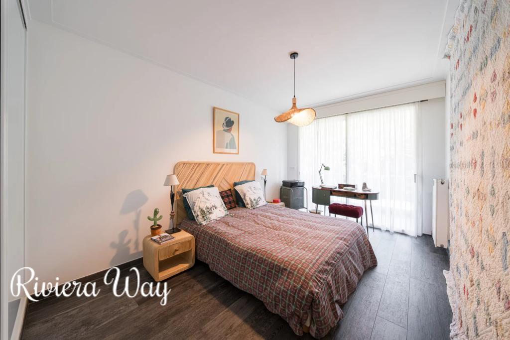 4 room apartment in Cannes, photo #8, listing #106621326