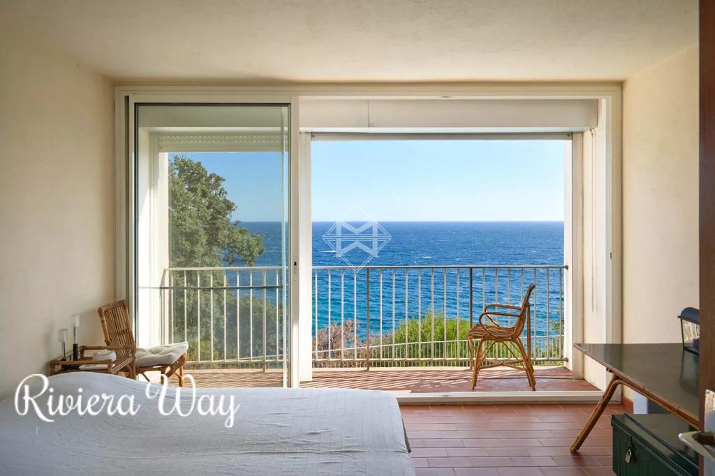 10 room villa in La Croix-Valmer, 200 m², photo #4, listing #105676074