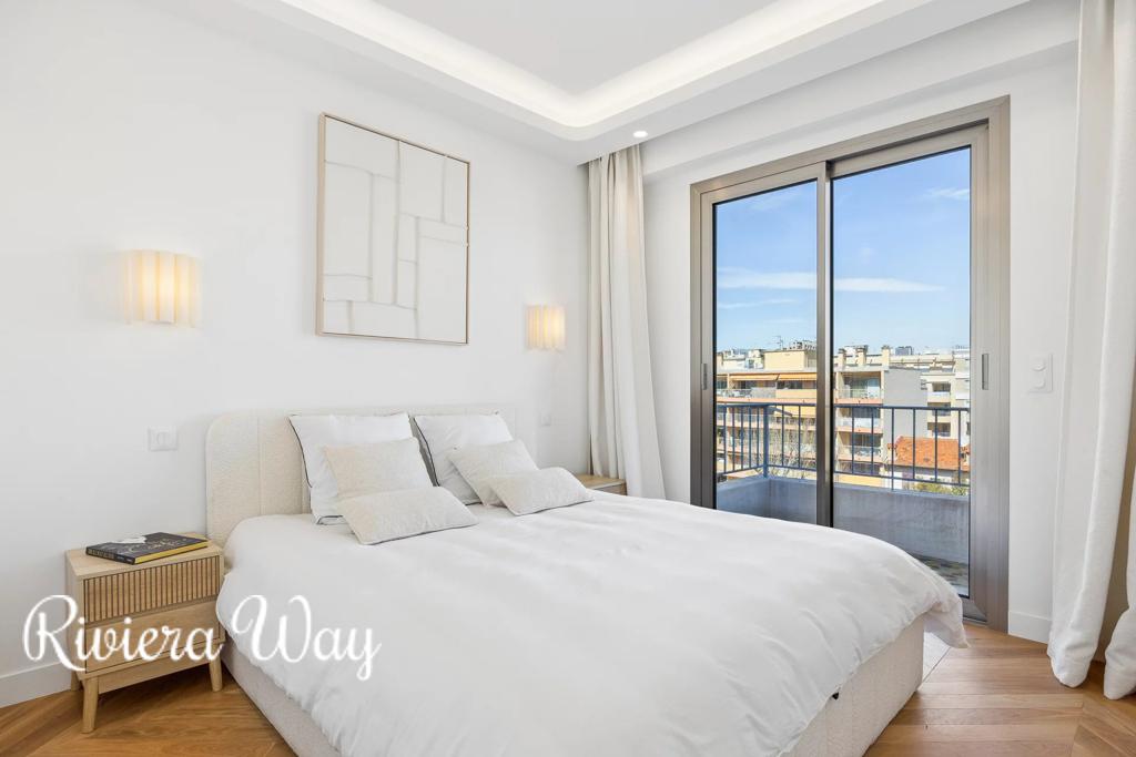 3 room apartment in Antibes, photo #10, listing #105680316