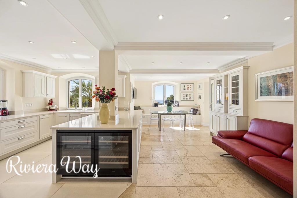15 room villa in Saint-Paul-de-Vence, photo #9, listing #106332408