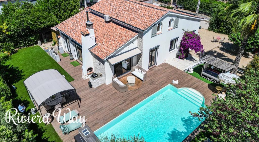 5 room villa in Mougins, photo #1, listing #106436946