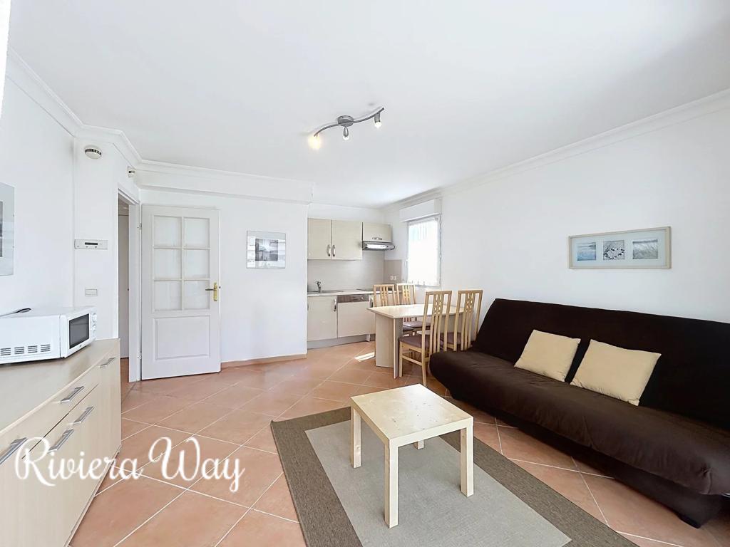 2 room apartment in Juan-les-Pins, photo #8, listing #106127574