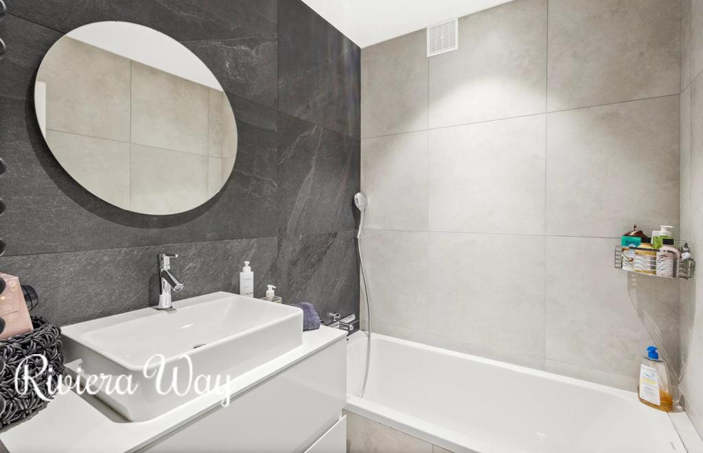 4 room apartment in Cannes, photo #10, listing #107225664