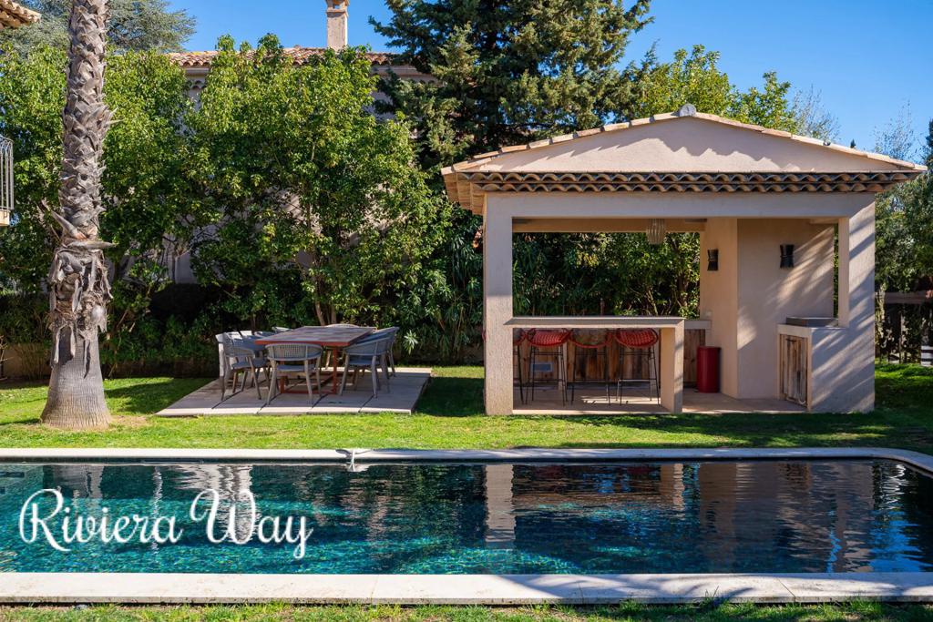 8 room villa in Saint-Tropez, photo #2, listing #105622146