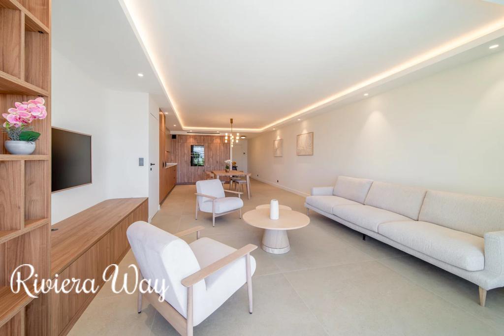 4 room apartment in Cannes, photo #7, listing #105630378