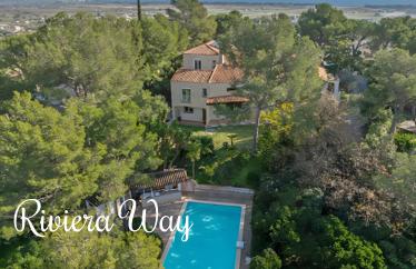 6 room villa in Hyères