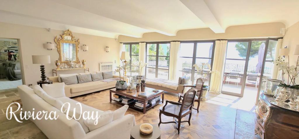 14 room villa in Cannes, photo #4, listing #106570044