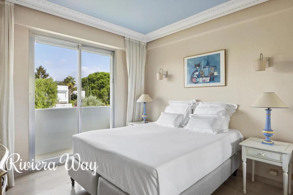 3 room apartment in Cannes, photo #6, listing #107231964