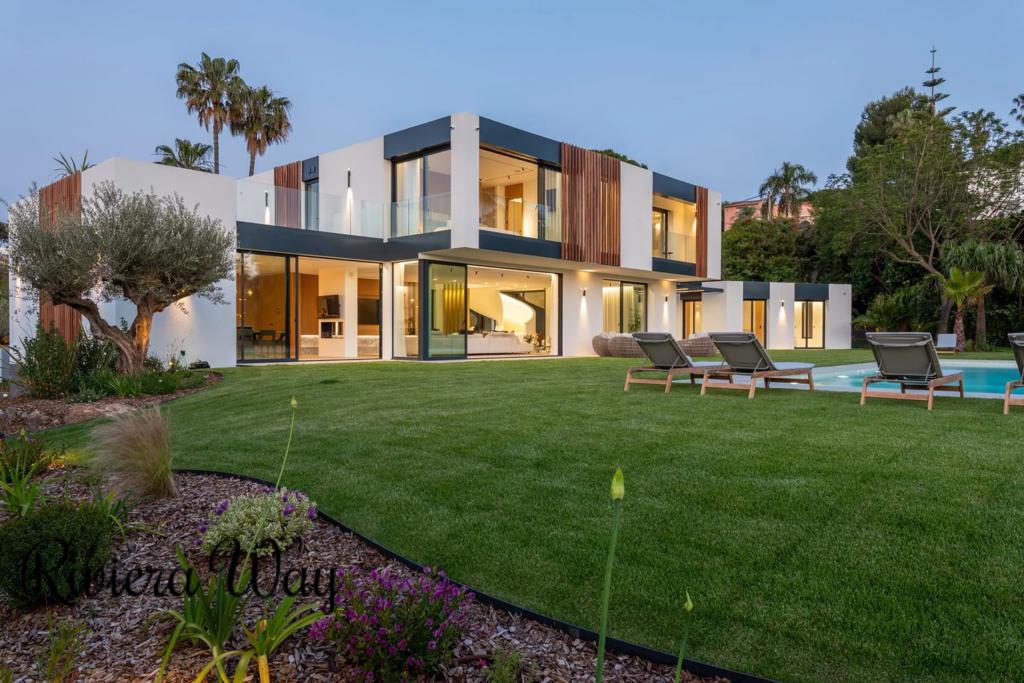 9 room villa in Cap d'Antibes, photo #2, listing #106466010
