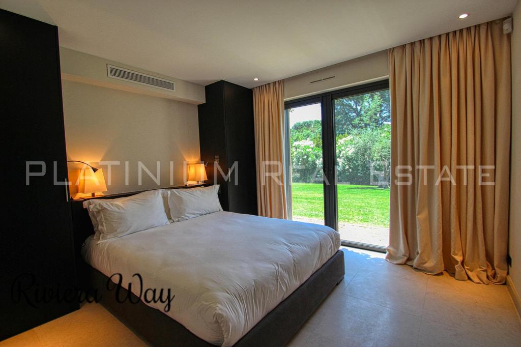 9 room villa in Saint-Tropez, photo #3, listing #78996330