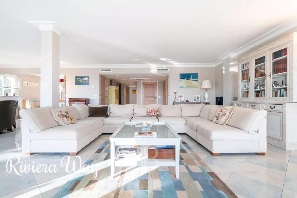 4 room apartment in Cannes, photo #10, listing #99409002