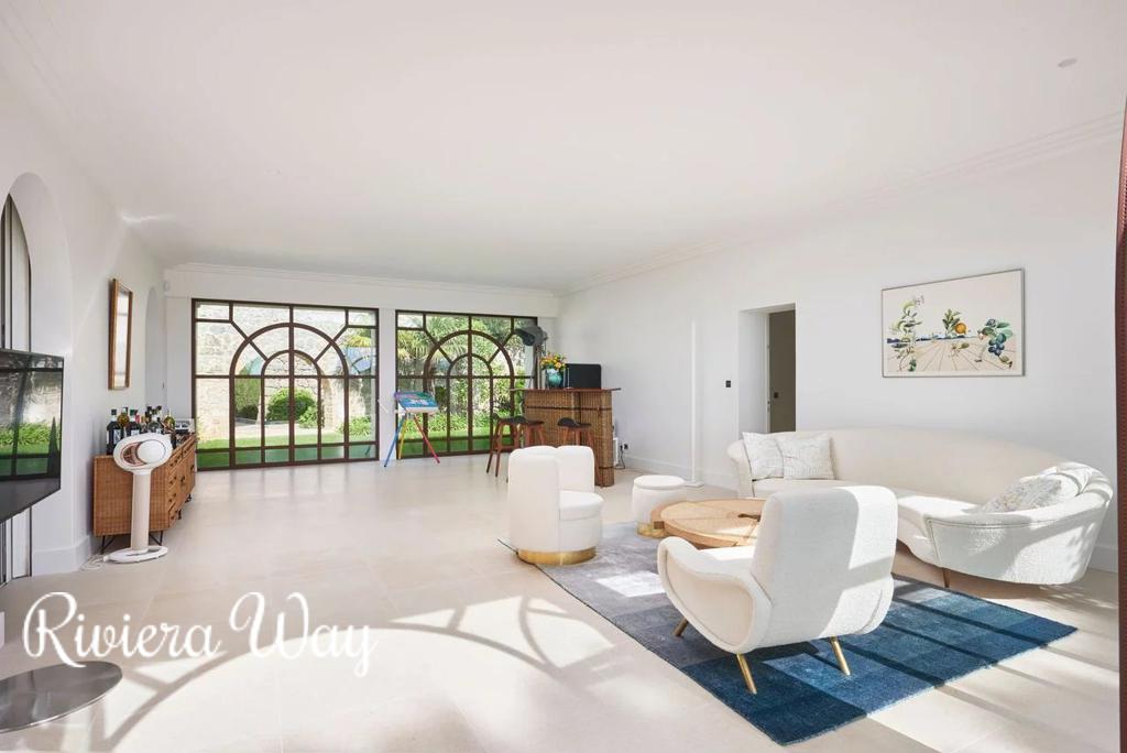7 room villa in Saint-Tropez, photo #9, listing #103579770