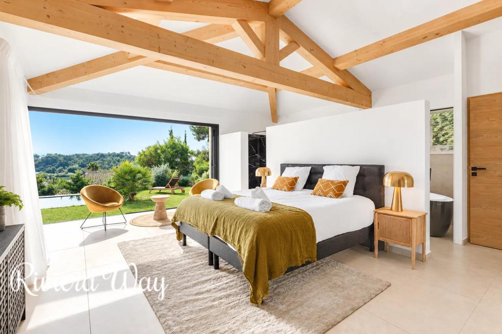 7 room villa in La Croix-Valmer, photo #8, listing #103324410