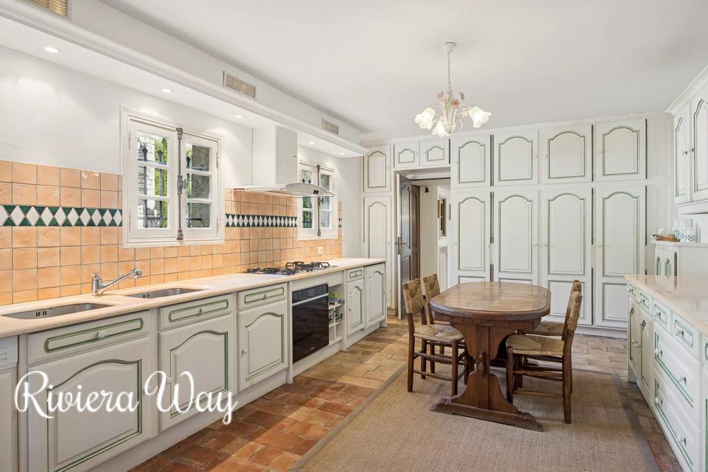 7 room villa in Saint-Paul-de-Vence, photo #5, listing #104355552