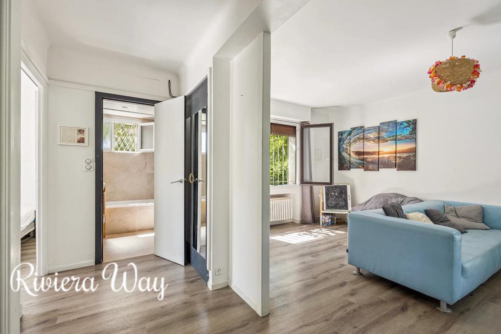 2 room apartment in Juan-les-Pins, photo #9, listing #103948152