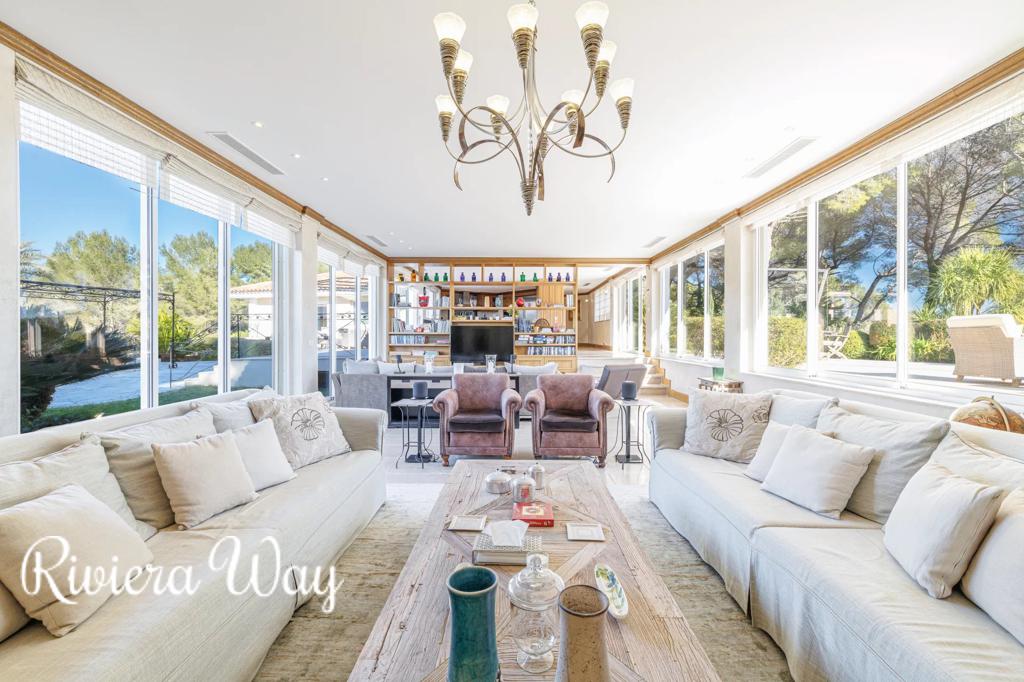 6 room villa in Mougins, photo #3, listing #106276212