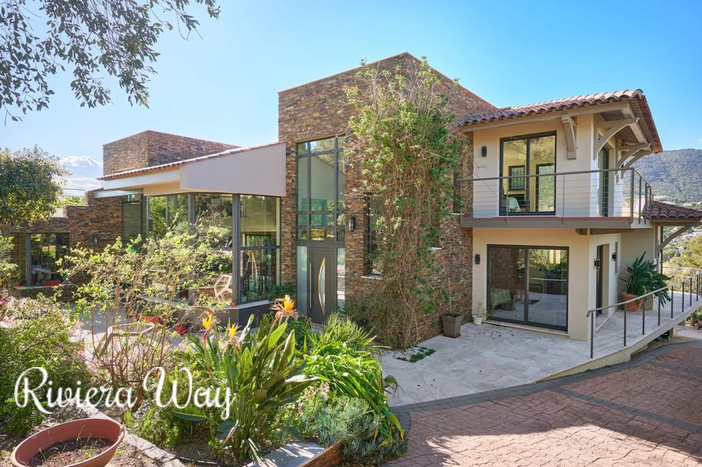 6 room villa in Cavalaire-sur-Mer, photo #5, listing #94651158