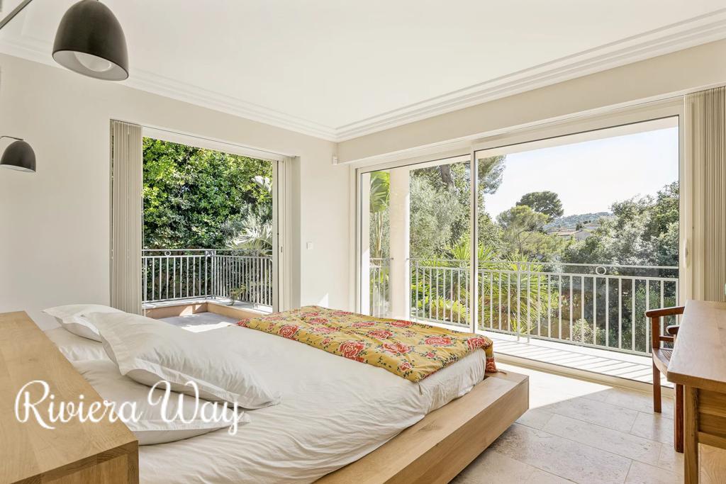 Villa in Antibes, photo #10, listing #103658436