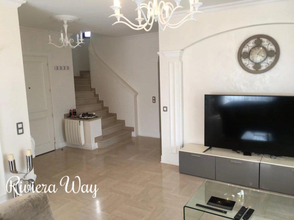 Villa in Villeneuve-Loubet, 230 m², photo #6, listing #106035846