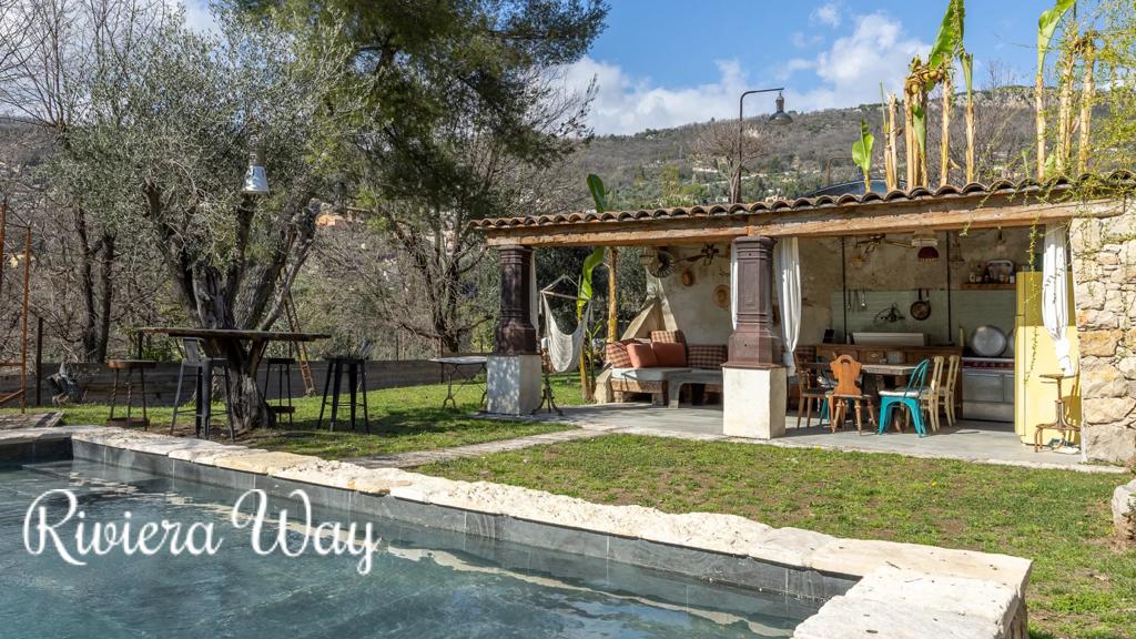 9 room villa in Grasse, photo #3, listing #105616518