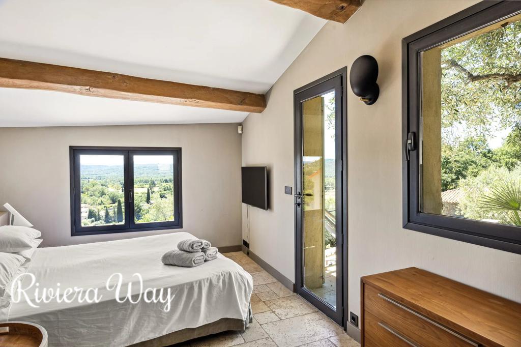 9 room villa in Fayence, photo #1, listing #100404444