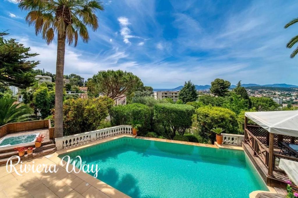 6 room villa in Le Cannet, photo #3, listing #106471470