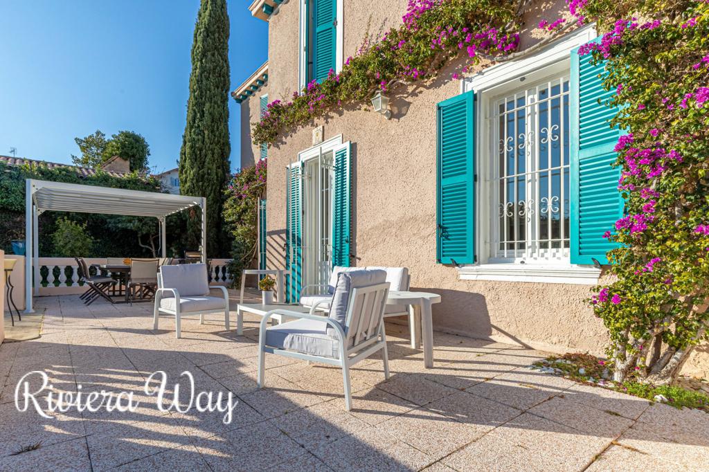 9 room villa in Cap d'Antibes, photo #1, listing #92914122