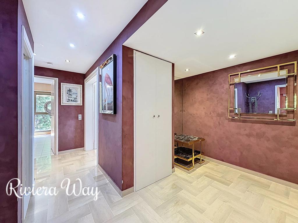 4 room apartment in Le Cannet, photo #1, listing #104106786