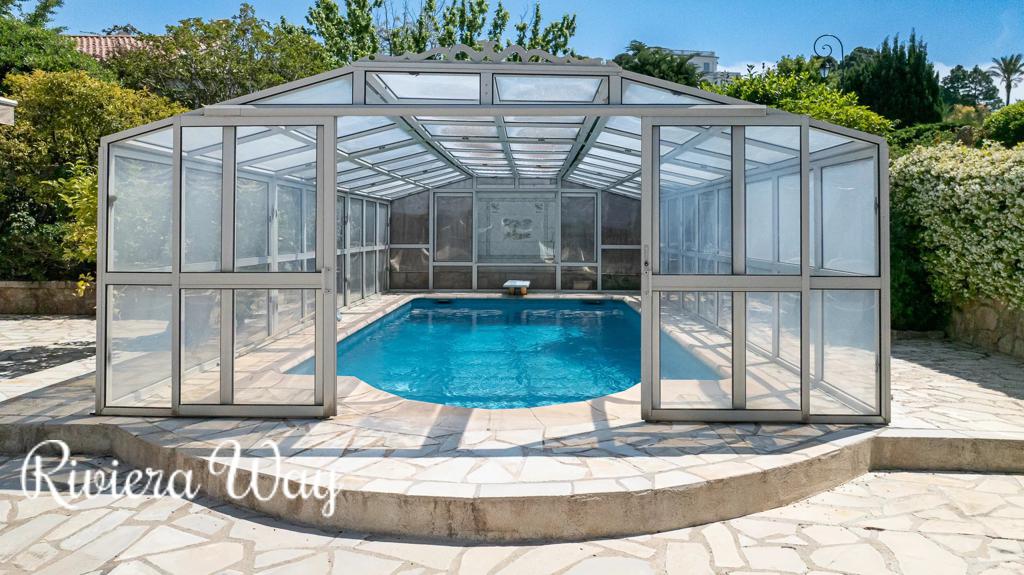 Villa in Cap d'Antibes, photo #1, listing #104090658
