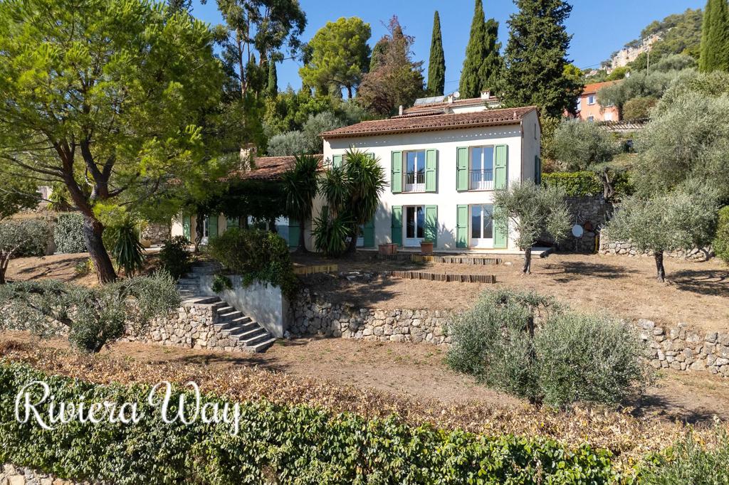 7 room villa in Grasse, photo #8, listing #104355510
