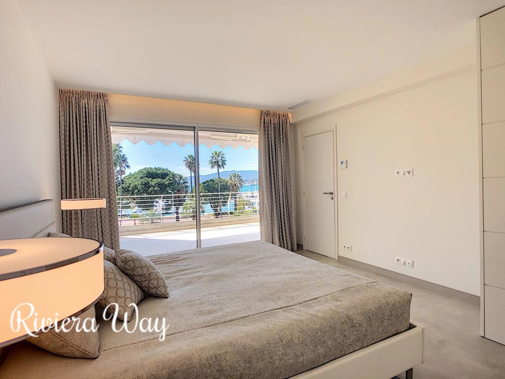 4 room apartment in Boulevard de la Croisette, photo #4, listing #106772526