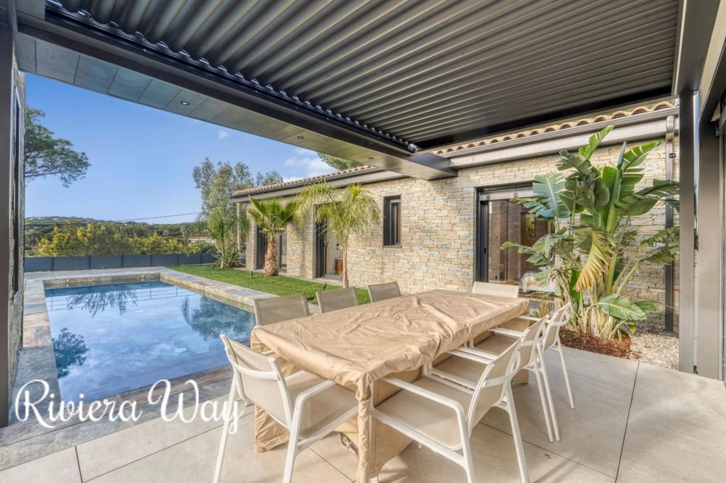 5 room villa in Sainte-Maxime, photo #6, listing #104479872