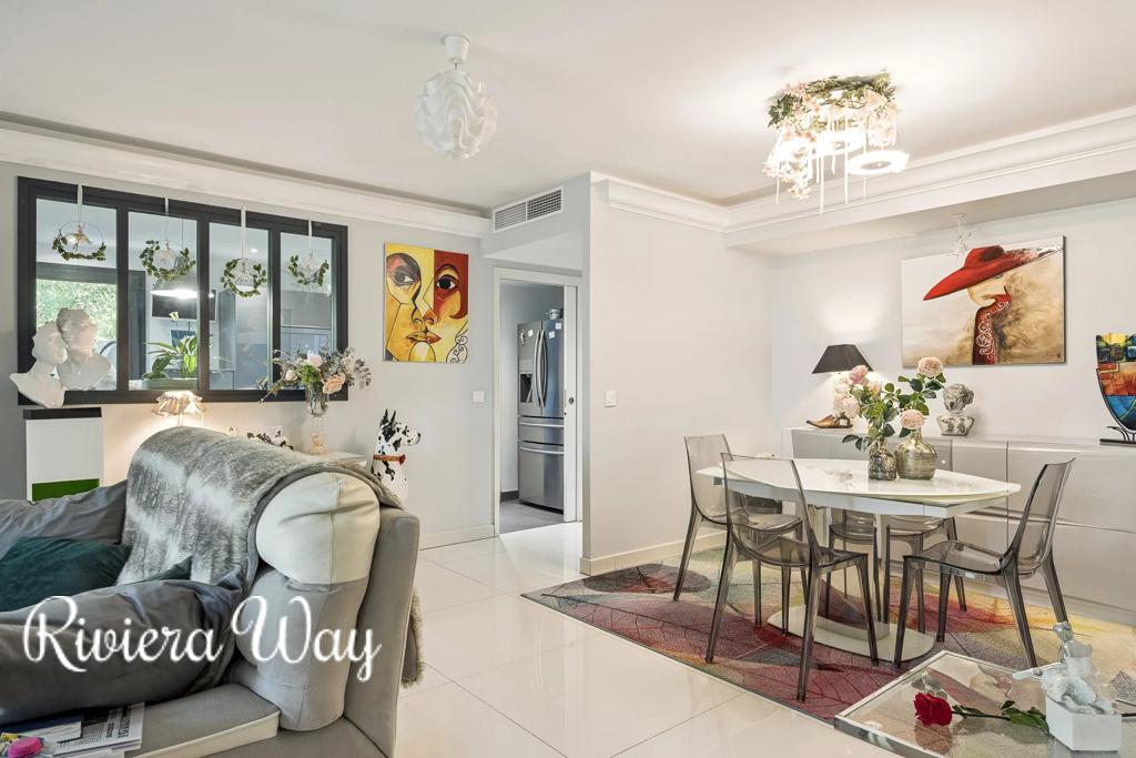 4 room apartment in Juan-les-Pins, photo #10, listing #104120772