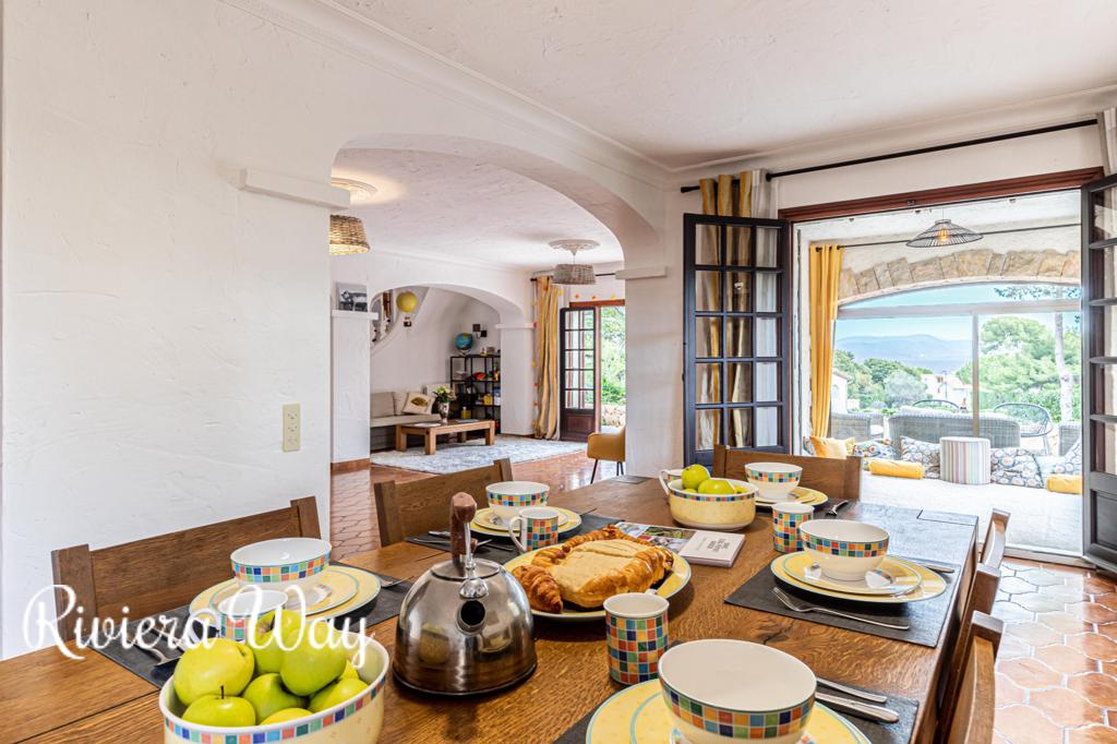7 room villa in Cap d'Antibes, photo #10, listing #91047894