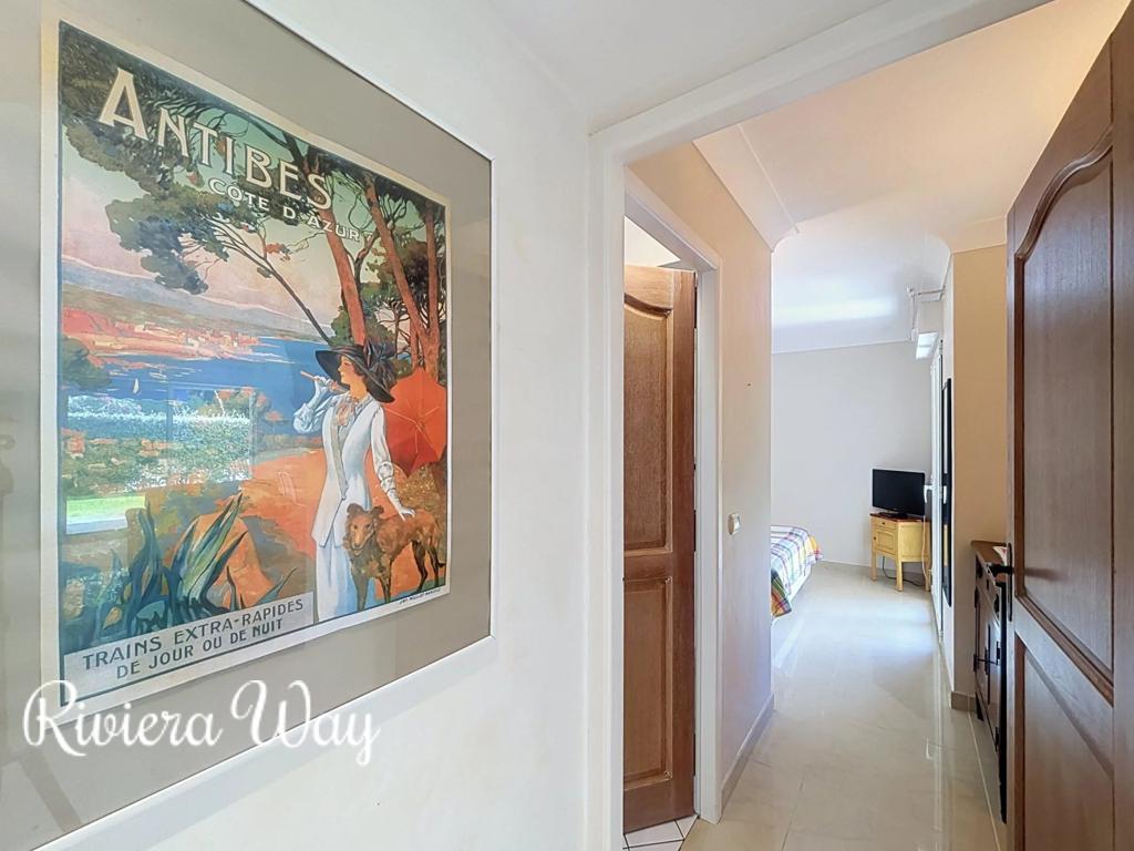 3 room apartment in Antibes, photo #8, listing #106609104