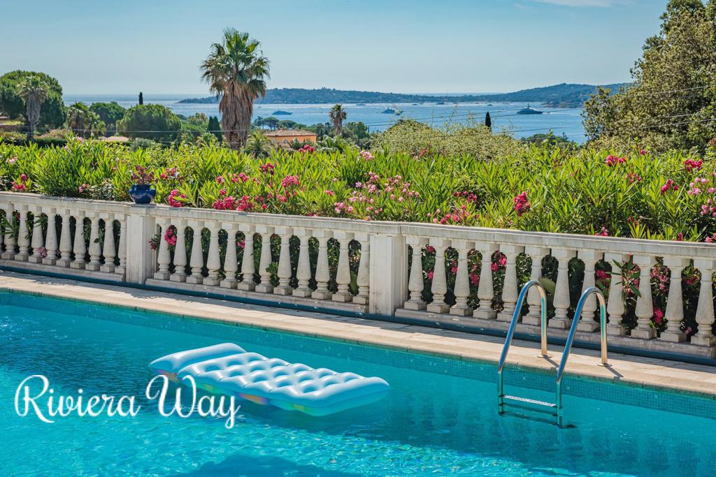 6 room villa in Grimaud, photo #2, listing #104480586