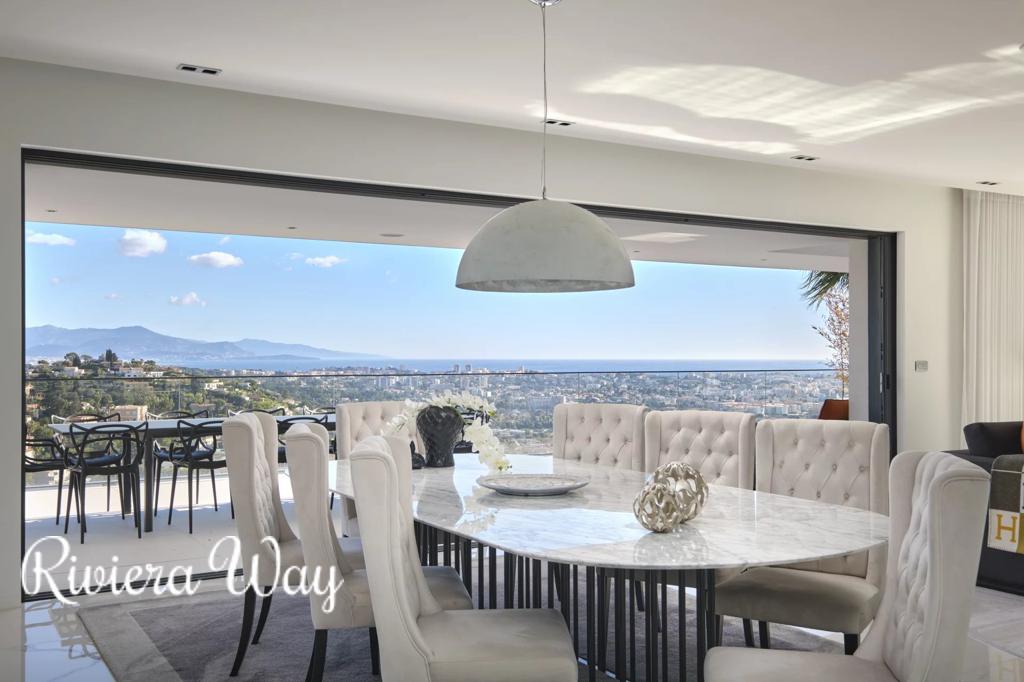 6 room villa in Cannes, photo #8, listing #107112600